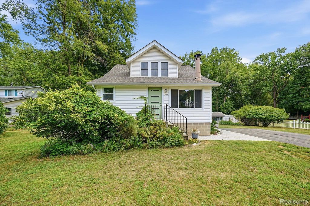 34004 Kirby Street, Farmington Hills