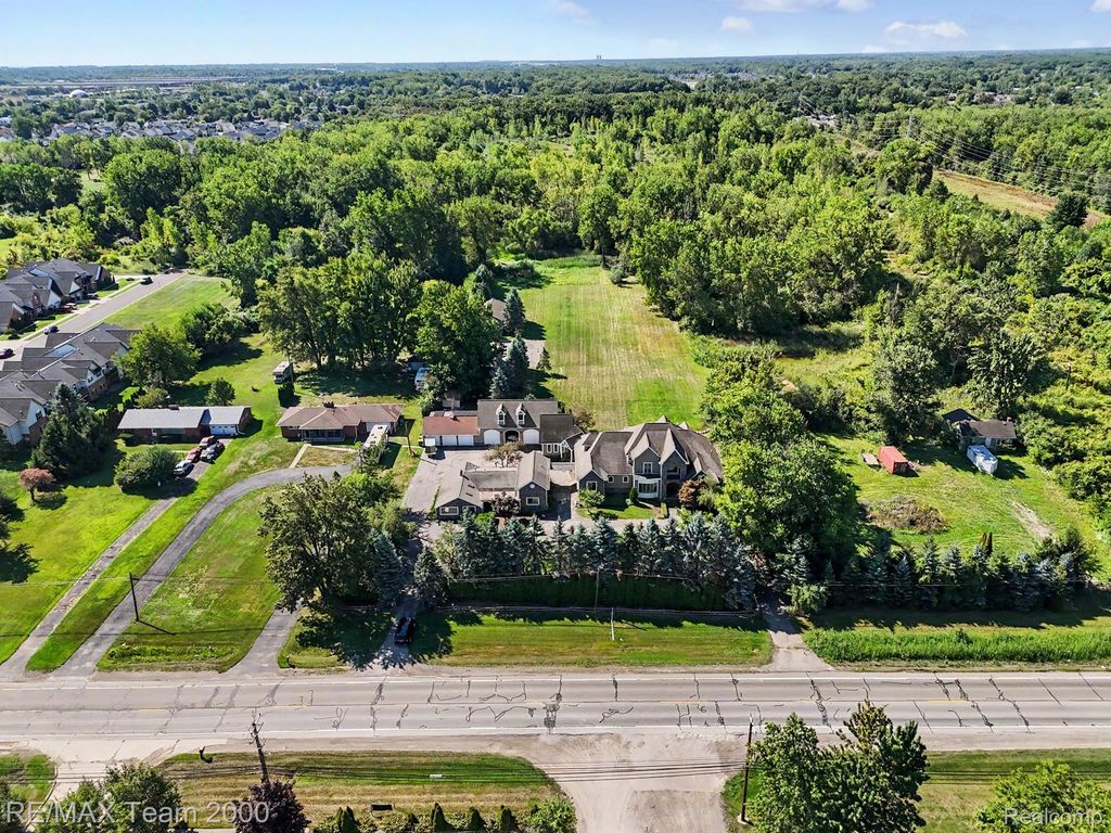 22535 Pennsylvania Road, Brownstown charter township