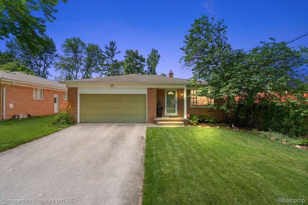 17657 Avilla Boulevard, Lathrup Village city