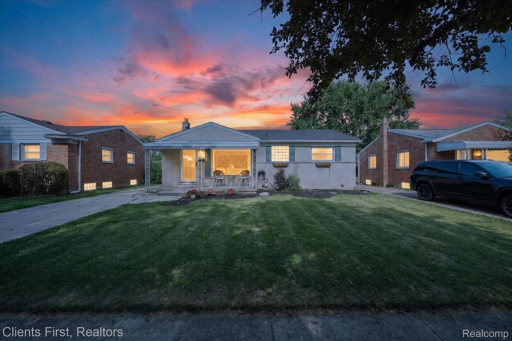 7520 Sloan Street, Taylor city
