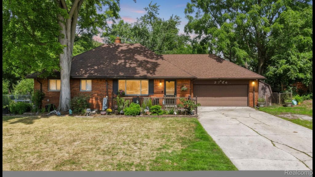 2766 W Huron Street, Waterford charter township