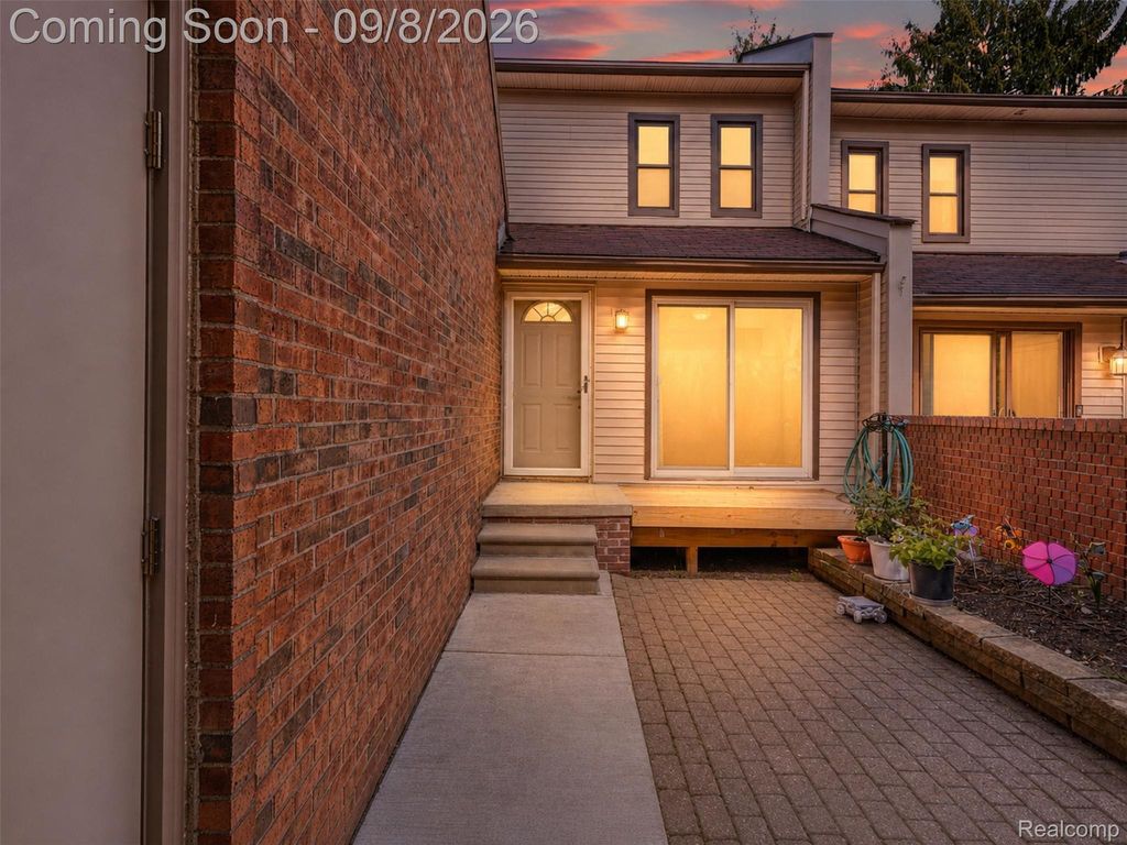 418 Willow Grove Lane, Rochester Hills city