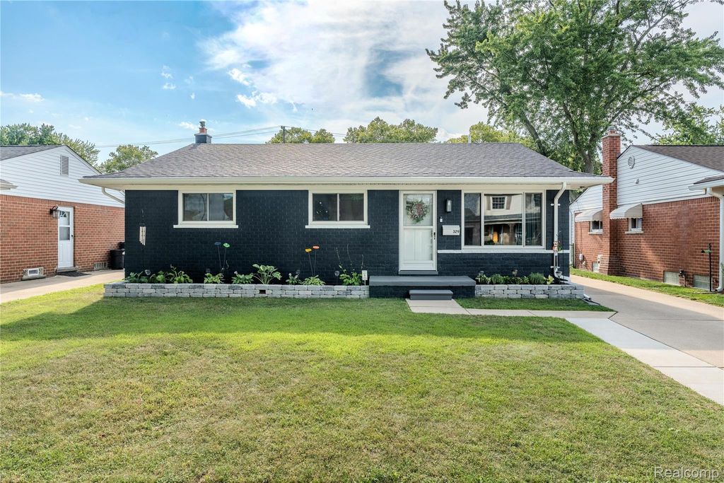 329 N Manitou Avenue, Clawson city