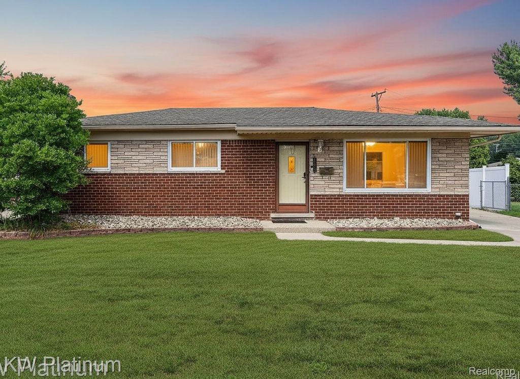 15003 Jenny Drive, Warren city