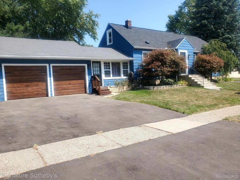 797 E Beverly Avenue N, Pontiac city