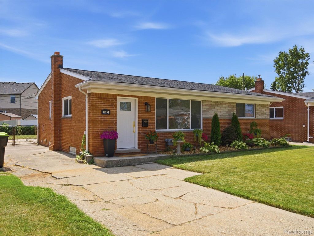 1640 Nottingham Drive, Madison Heights city