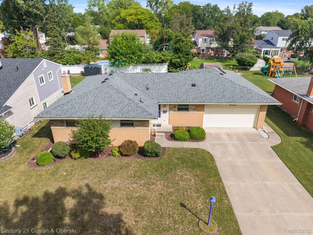 30222 Buckingham Street, Livonia