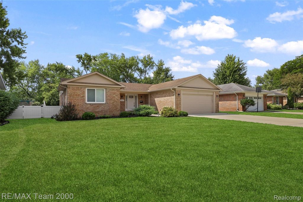 44001 S Umberland Circle, Canton charter township