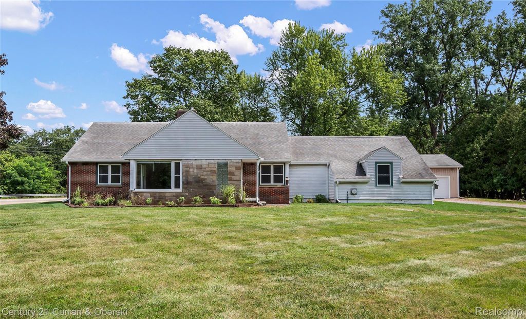 901 City Road, Manchester township