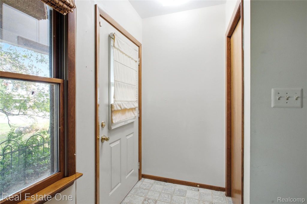 5431 Putnam Drive, West Bloomfield charter township