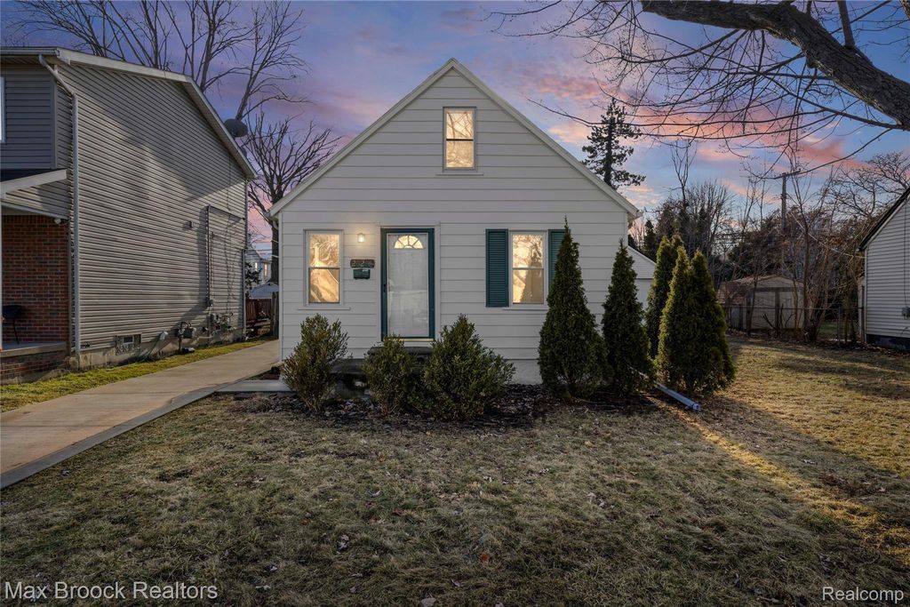 20240 Hollywood Street, Harper Woods city