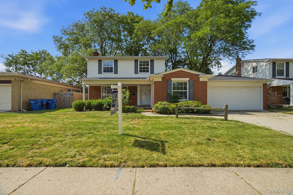 11354 Meadowbrook Drive, Warren city
