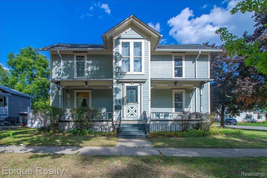 402 N Hickory Street, Owosso city
