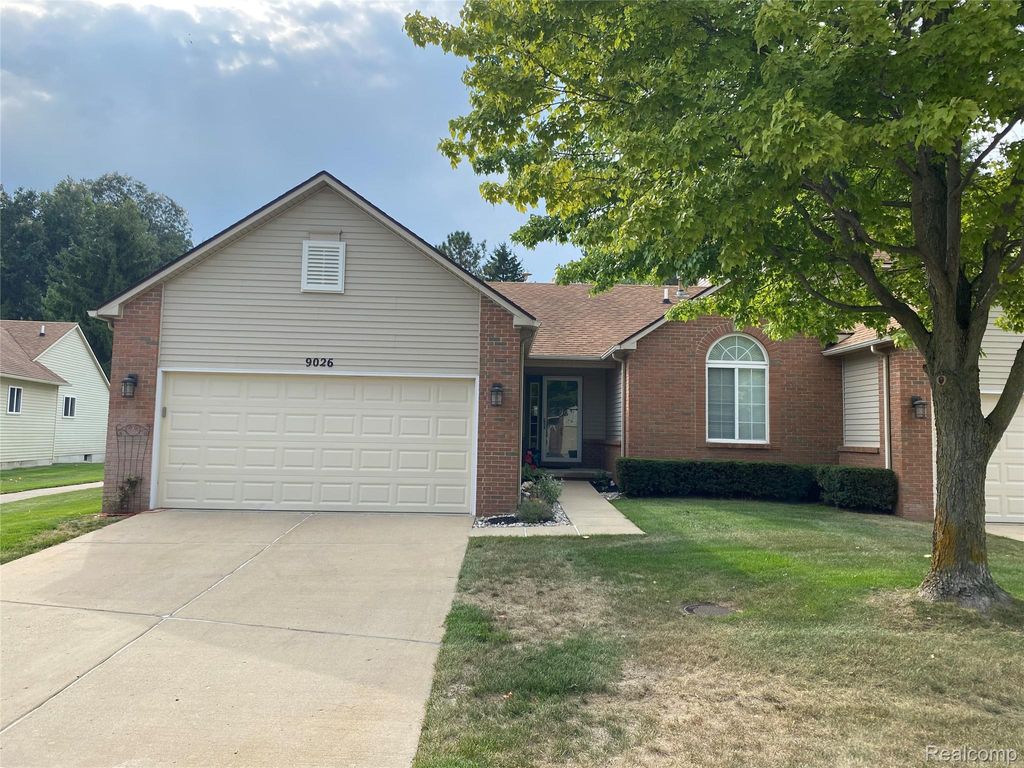 9026 Pine Cove Drive, Northfield township