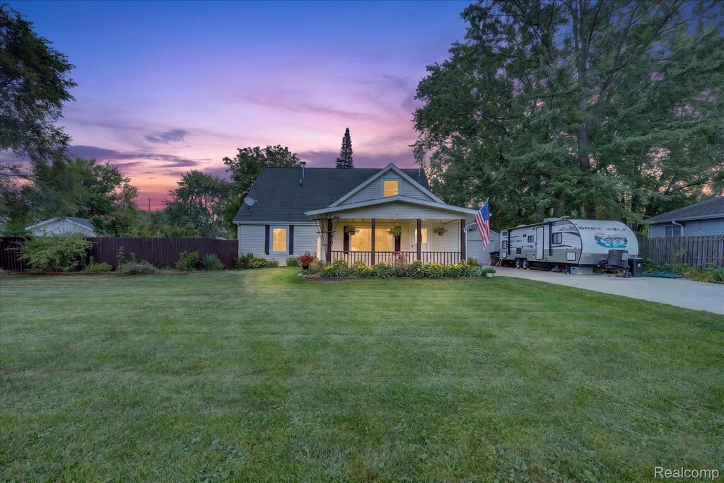 8847 Rosella Street, Taylor city