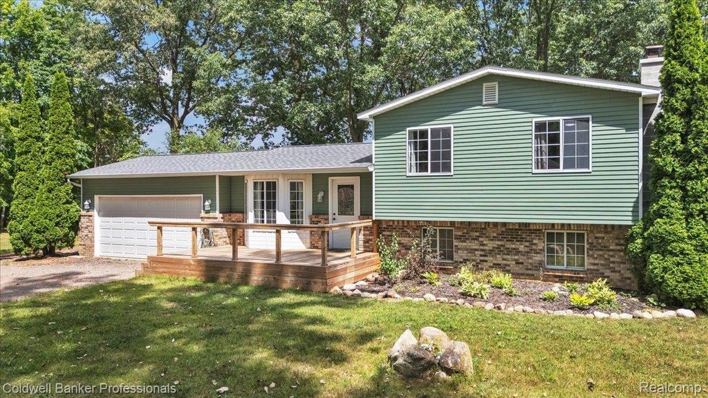 2488 Springfield Drive, Oregon township