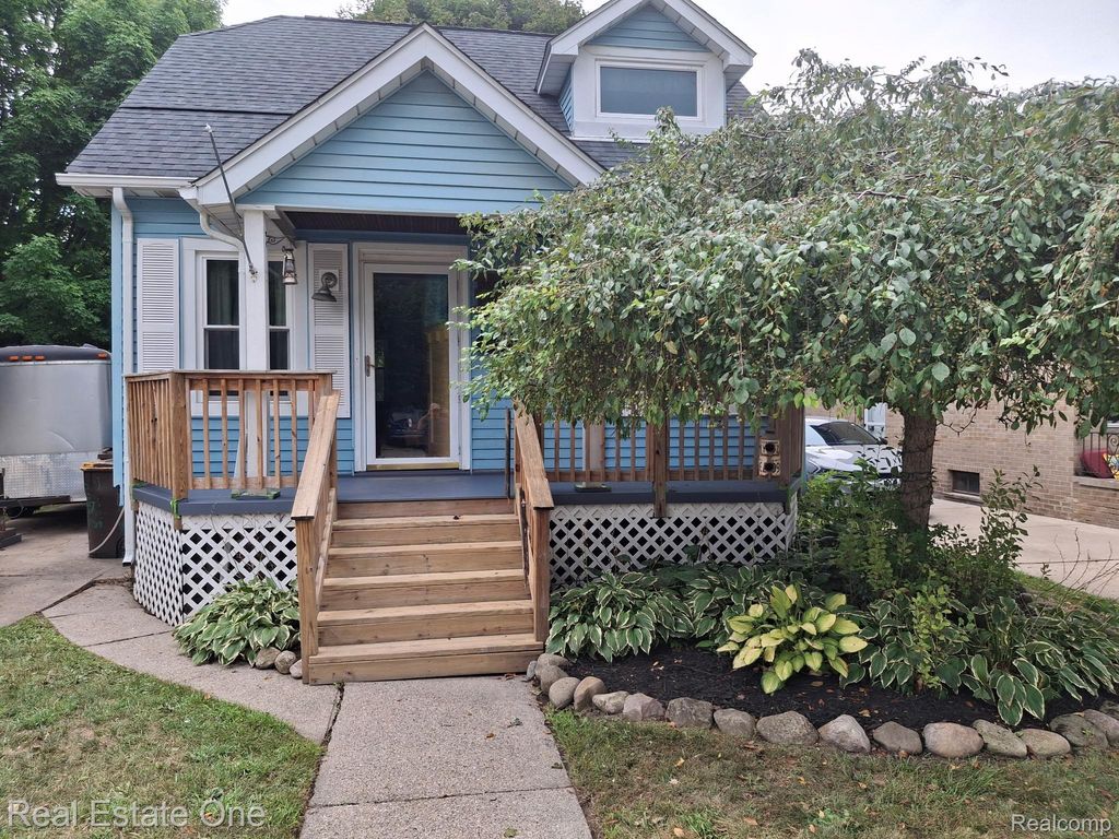 35331 Elm Street, Wayne city