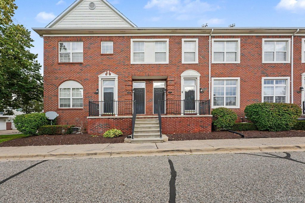 43054 Strand Drive, Sterling Heights