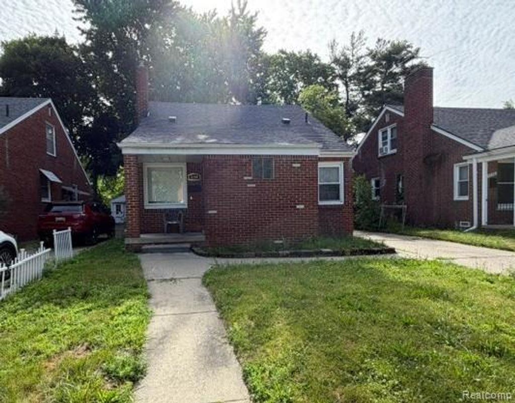 8260 Beaverland, Detroit city