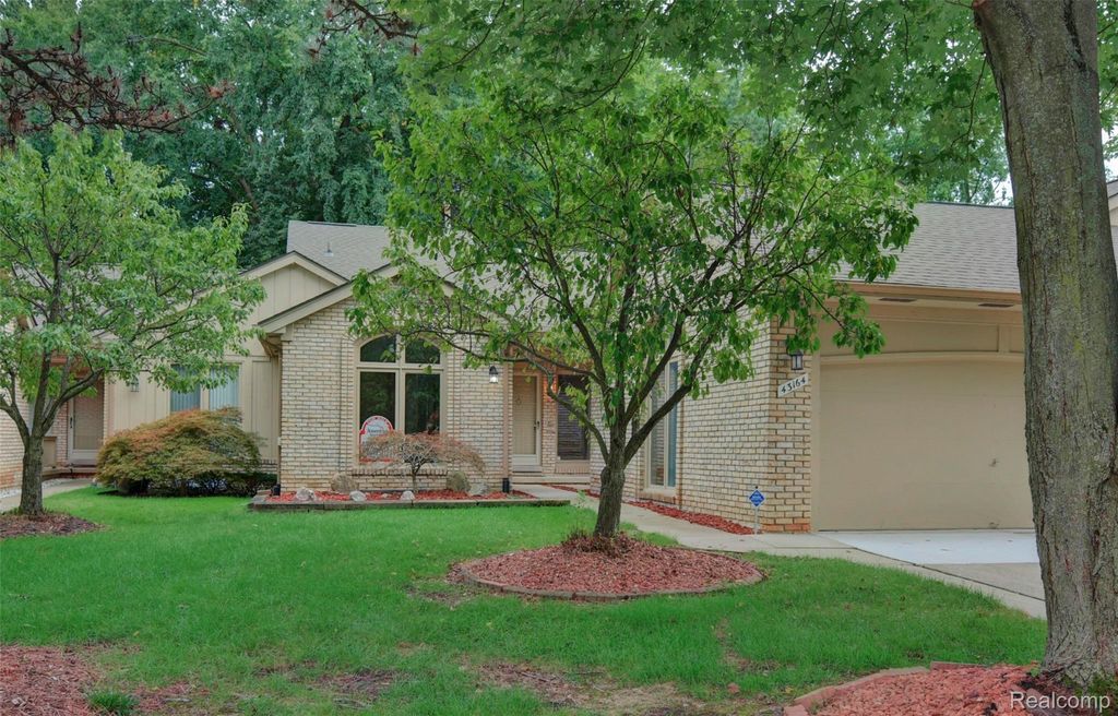 43164 W Kirkwood Drive, Clinton Twp