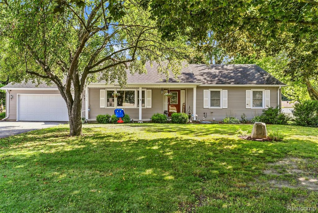 2310 Peppermill Road, Lapeer township