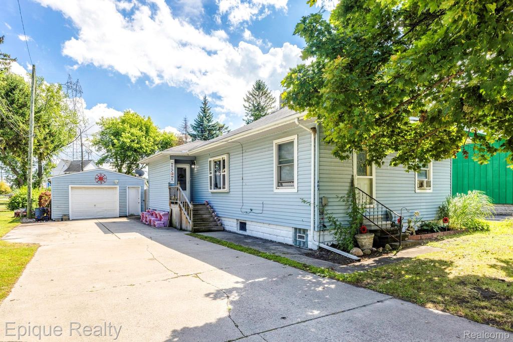 403 Gratiot Boulevard, Marysville city