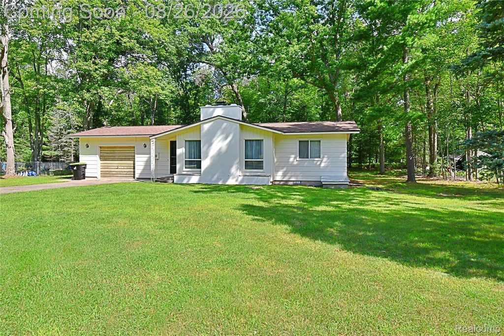 1064 Leeward Lane, Richfield township