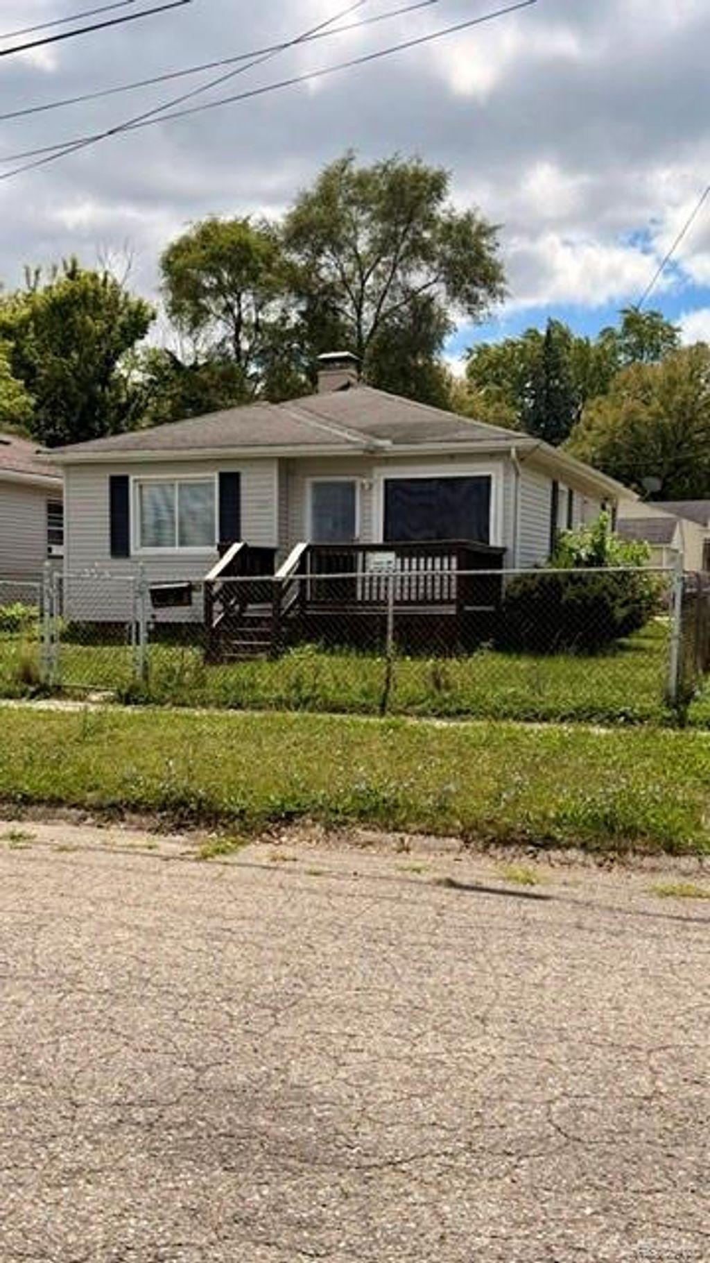 1329 Neubert Avenue, Flint city