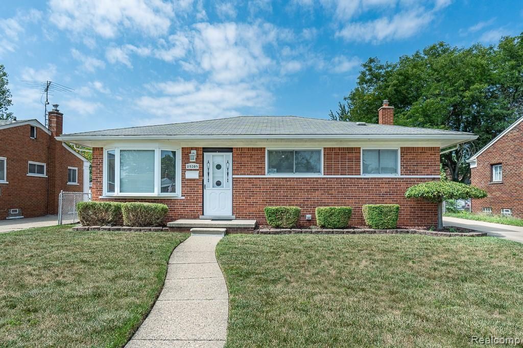 25305 Campbell Avenue, Warren city