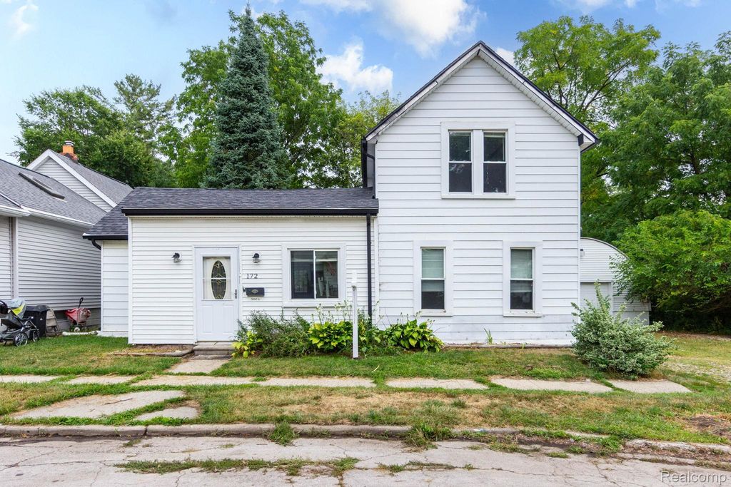 172 Higgins Street, Lapeer