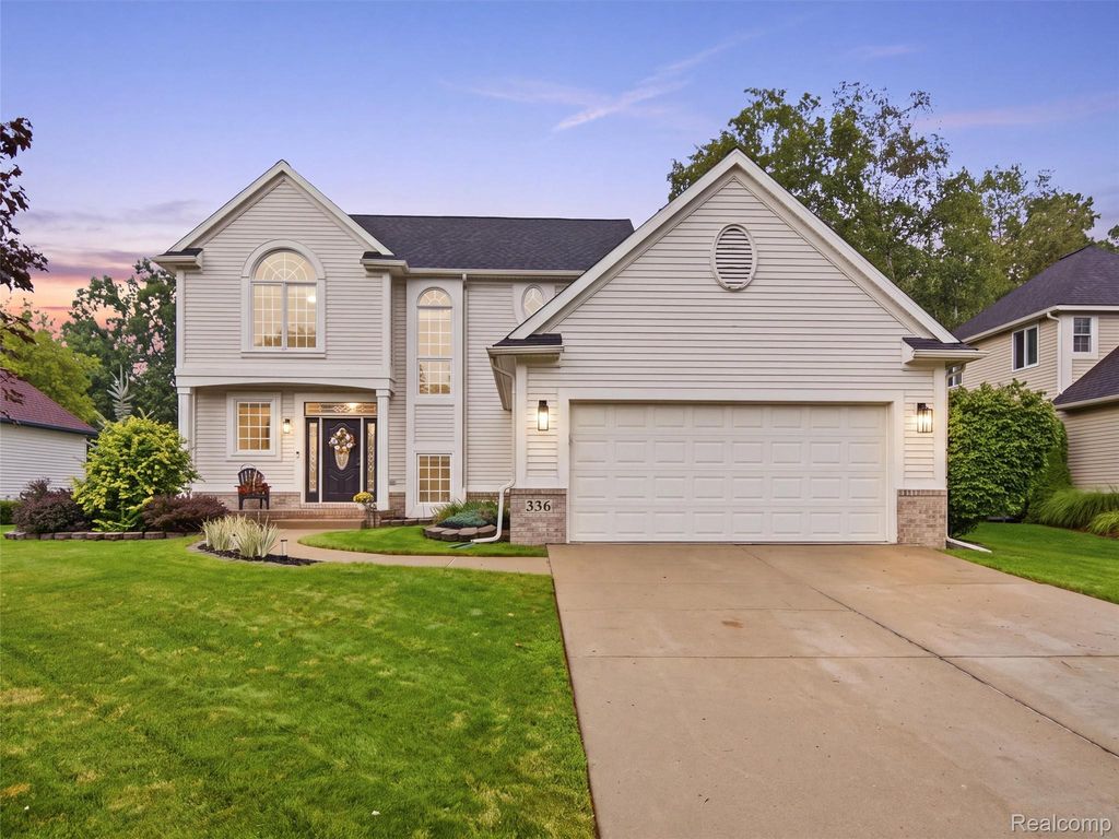 336 Pinecliff Court, Waterford charter township