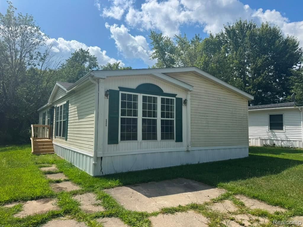 5044 S Naomi Kong Drive, Flint city