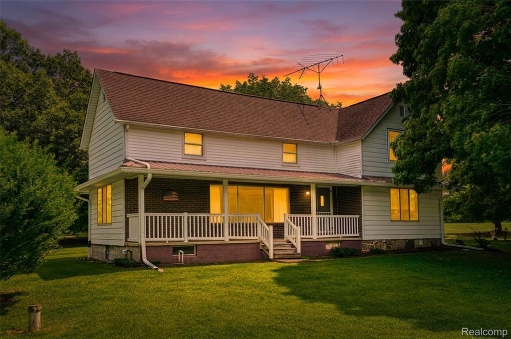 1010 N Truhn Road, Howell township