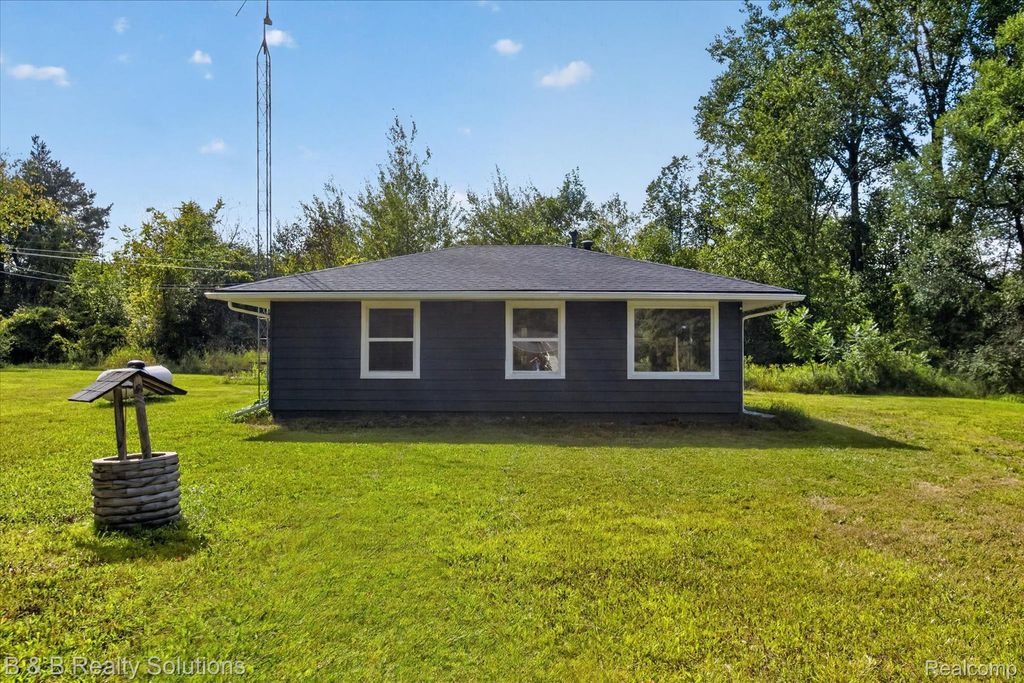 4644 Hillcrest Drive, Dayton township
