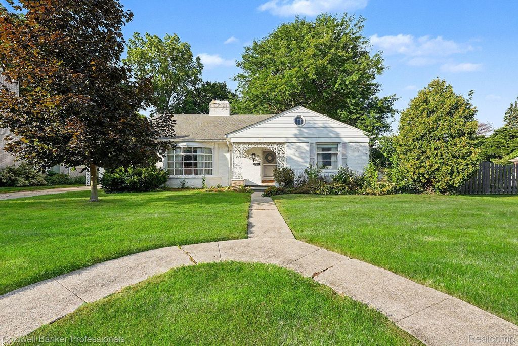 16 Hawthorne Road, Grosse Pointe Shores