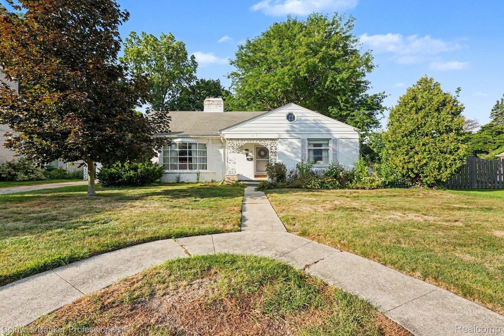 16 Hawthorne Road, Village of Grosse Pointe Shores city