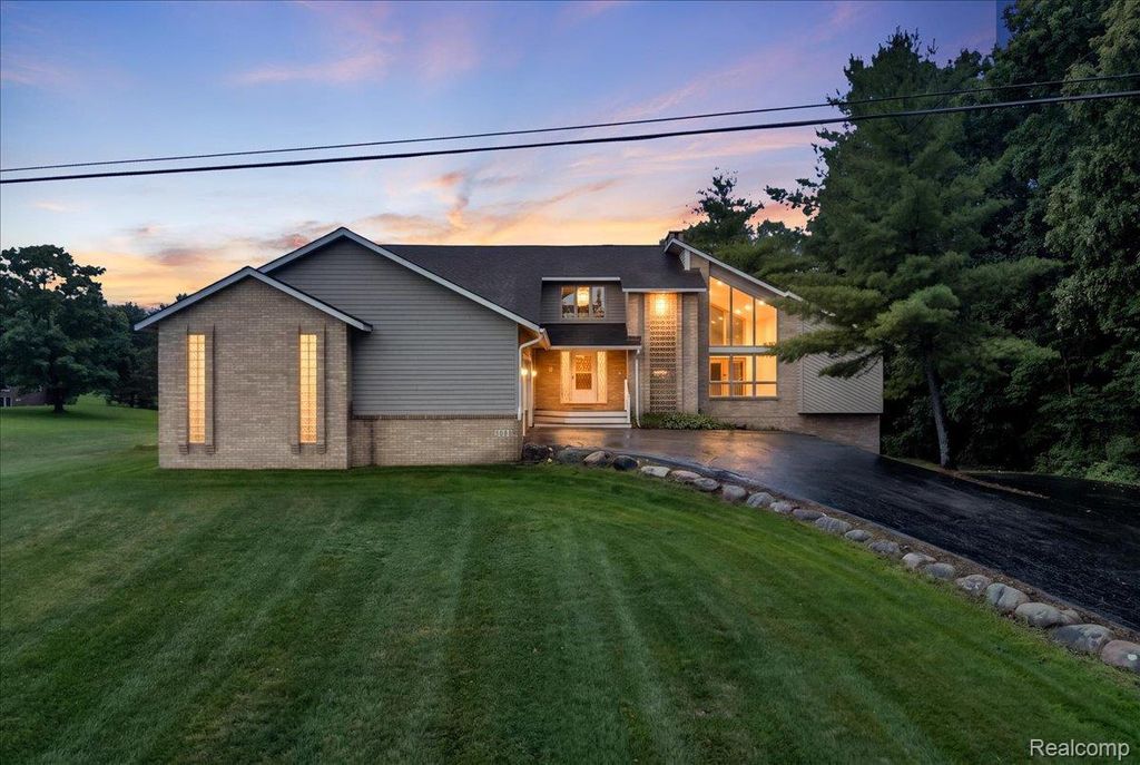 3080 Davisburg Road, Rose township