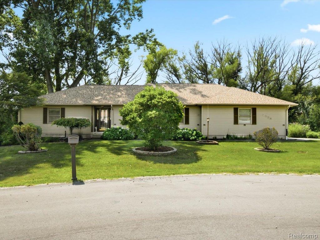 7034 Lake Street, Lexington township