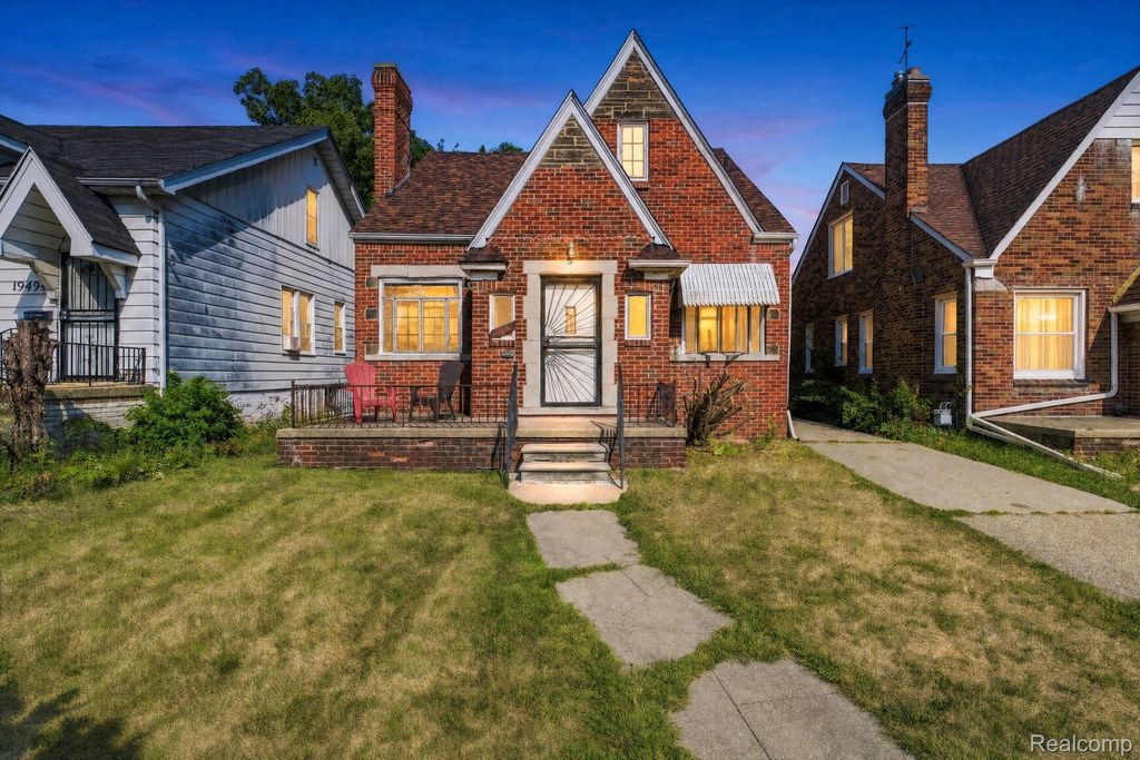 19486 Packard Street, Detroit city