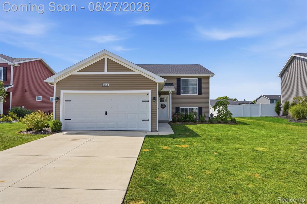 3051 Ivywood Circle, Howell township
