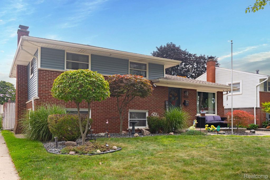 9663 Blaty Street, Taylor city