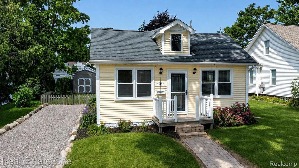 109 N Andrews Street, Lake Orion village