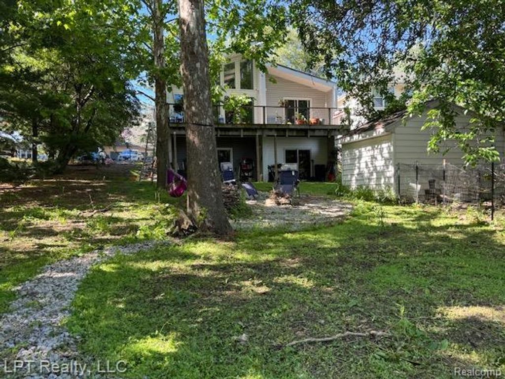 5868 Outer Drive, Bath charter township