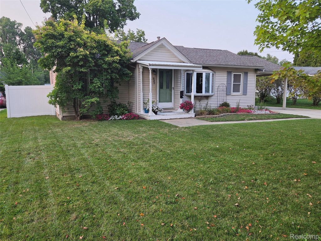 829 E Exchange Street, Owosso city