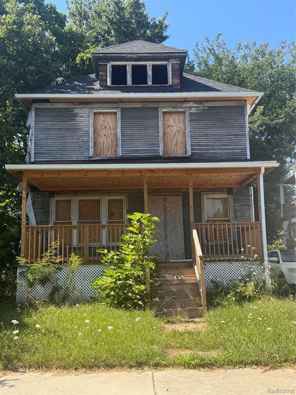 192 W Grand, Highland Park city