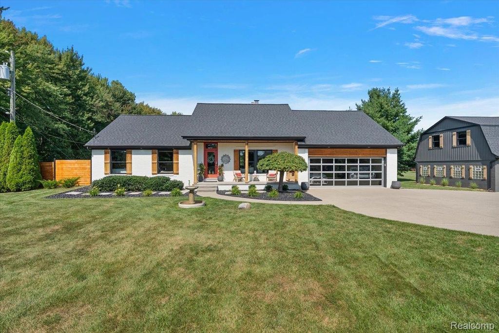 47037 Sugarbush Road, Chesterfield