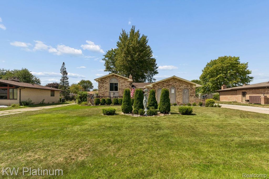 37233 Almont Drive W, Sterling Heights city