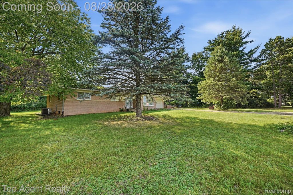 2830 S Van Dyke Road, Imlay township
