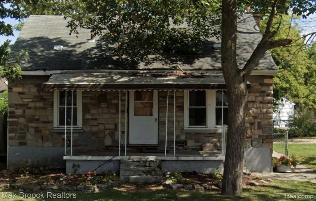 23060 Columbus Avenue, Warren city