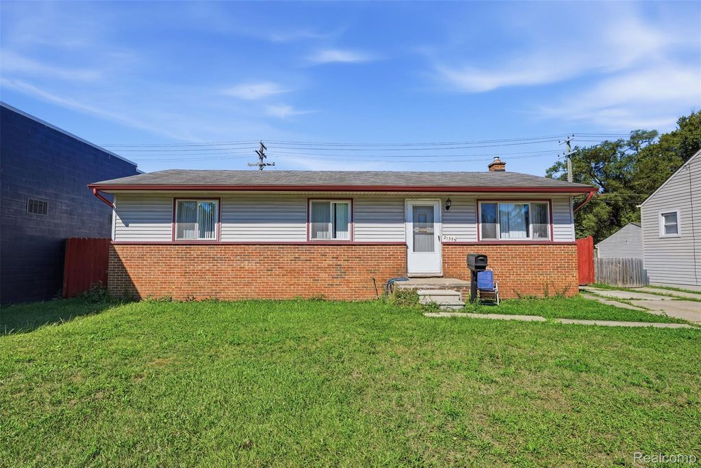 21353 Waltham Road, Warren city